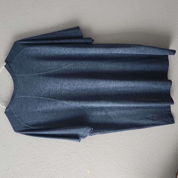 Lululemon mens Active shirt - Picture 2 of 4